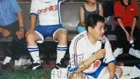 《纽卡绝地反击！埃迪-豪巧妙战术调整，中场微调后防换人，曼城城门难挡》