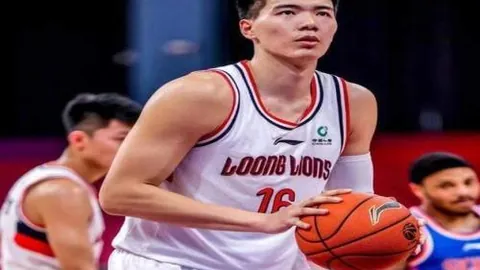 广州朗肽海本队以109-101逆袭福建晋江文旅队，CBA激战正酣